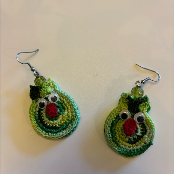 Hand made crochet owl Earring - Picture 2 of 7